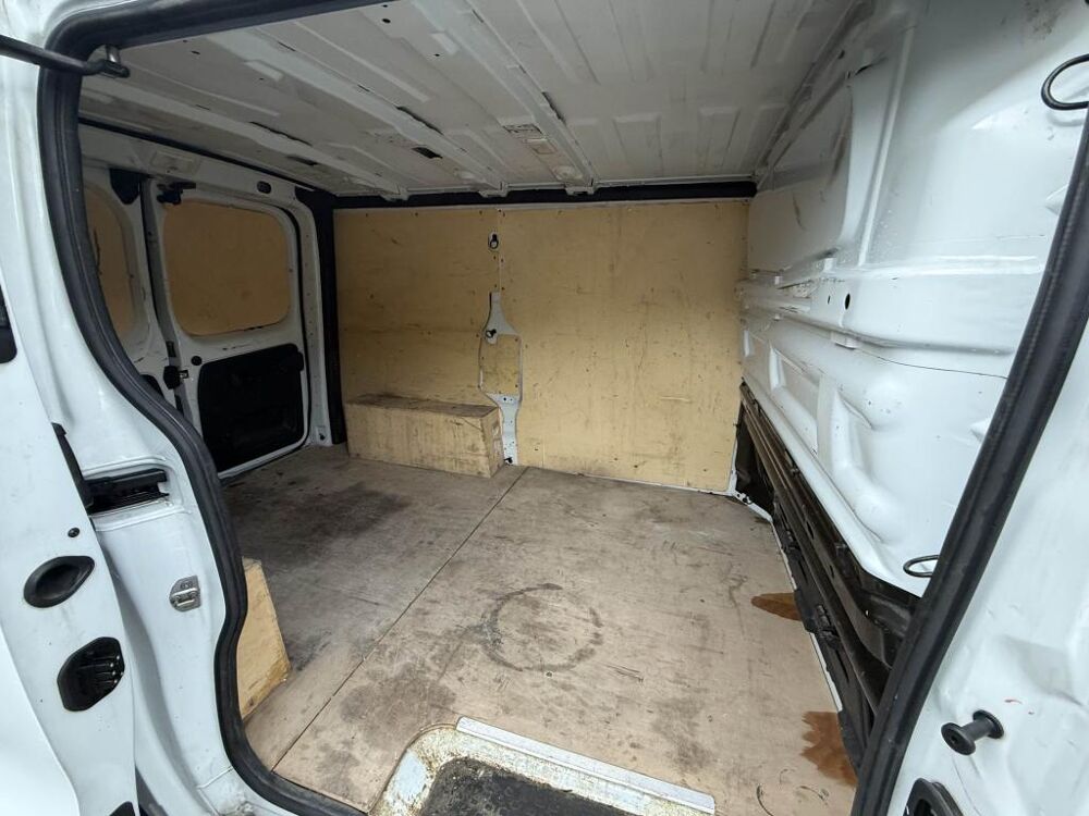 Trafic L1H1 1000 Kg 2.0 dCi - 120 Fourgon Confort TVA RECUPERABLE + 2021 occasion 19100 Brive-la-Gaillarde