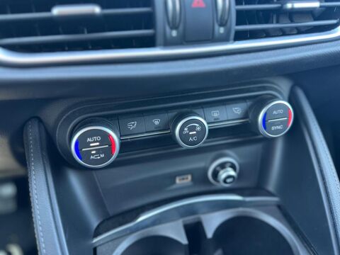 Stelvio BUSINESS 2.2 D - 190CH - BVA - CAM - HAYON ELEC - DNA SELECT 2019 occasion 13760 Saint-Cannat