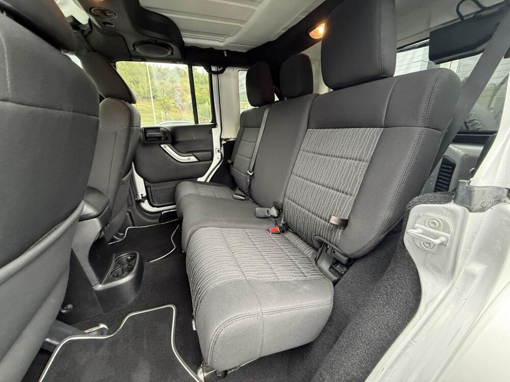 Wrangler 2.8 CRD 200CH Unlimited Sahara ATTELAGE + GPS + CLIM 2012 occasion 19100 Brive-la-Gaillarde