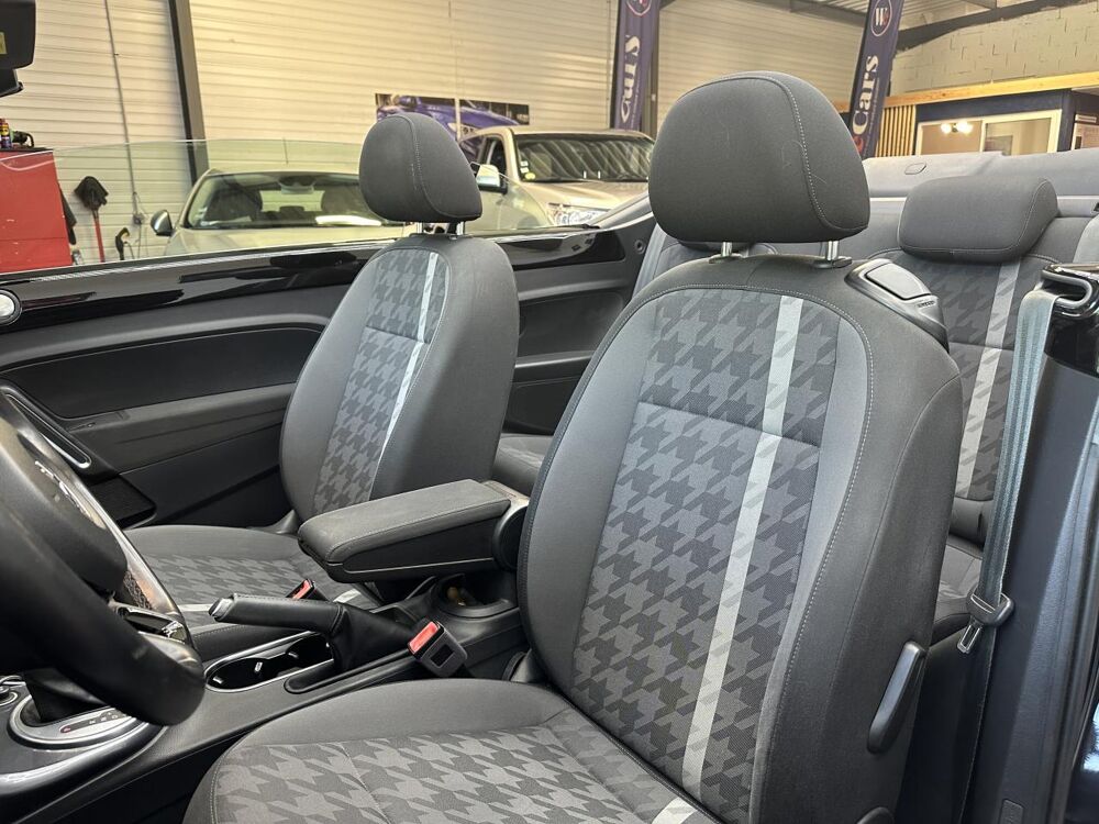 COCCINELLE II CABRIOLET 1.2 TSI 105 ORIGIN DSG BVA 2017 occasion 33370 Artigues-pr&egrave;s-Bordeaux