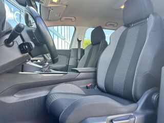 5008 1.2 130 CH ACTIVE KIT DISTRIB A JOUR APPLE CARPLAY GARANTI 2020 occasion 33450 Montussan