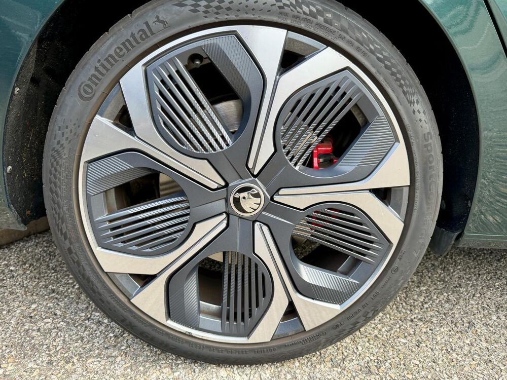 Octavia RS Combi 2.0 TFSI 265 DSG 7 DCC pilot&eacute;es Phase 2 2024 occasion 38330 Montbonnot-Saint-Martin