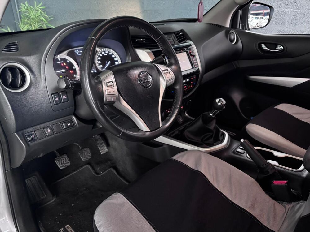 Navara 2.3dCi 190ch DOUBLE CABINE N-Connecta - garantie 6 mois mini 2016 occasion 33700 M&eacute;rignac