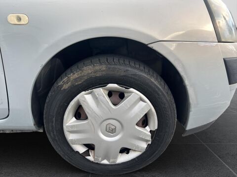 Clio 1.2i 16V II BERLINE Authentique PHASE 2 2004 occasion 06250 Mougins