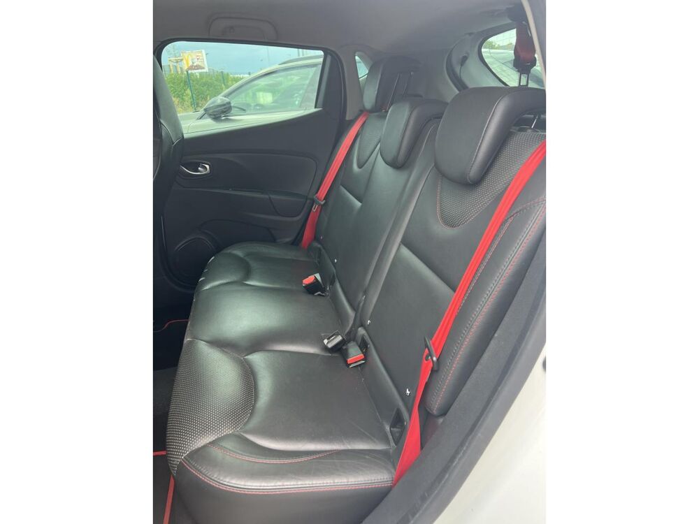 Clio IV R.S. Trophy 1.6 - 220 EDC6 2015 occasion 49070 Beaucouz&eacute;