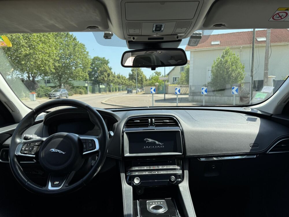 F-PACE 3.0 D V6 - 300 - BVA - Stop/Start - AWD R-Sport / GARANTIE / 2016 occasion 78300 Poissy