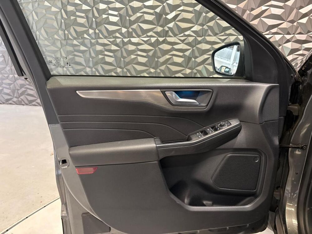 Kuga 2.5 Duratec - 225 - BV e-CVT PHEV 4x2 III 2020 Titanium PHA 2023 occasion 78680 &Eacute;p&ocirc;ne