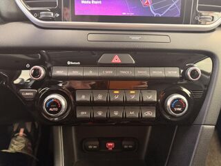 Sportage 1.6 CRDI 135CH HYBRID MHEV 48VOLT BLACK EDITION 4X2 DCT BVA 2021 occasion 16000 Angoul&ecirc;me