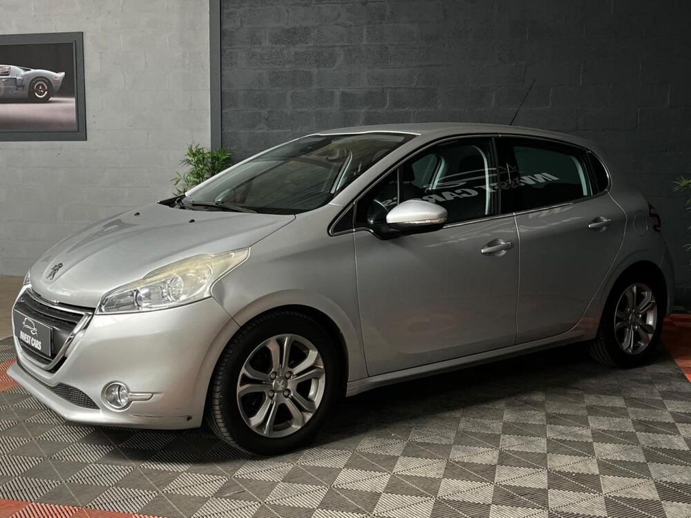 208 1.6 VTi 120CH BVA FINITION Allure MOTEUR A CHAINE - GARANTIE 2015 occasion 33700 M&eacute;rignac