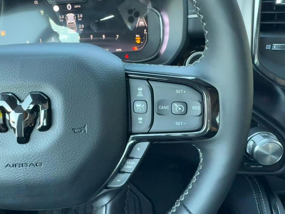 RAM 1500 CREW LIMITED NIGHT EDITION BOX HAYON MULTI V8 5,7L 2026 occasion 91830 Le Coudray-Montceaux