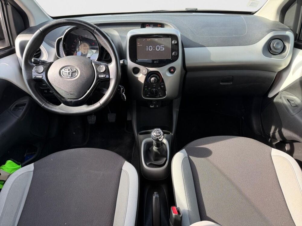 Aygo 1.0 VVT-i II 2017 x-play PHASE 1 2017 occasion 13400 Aubagne