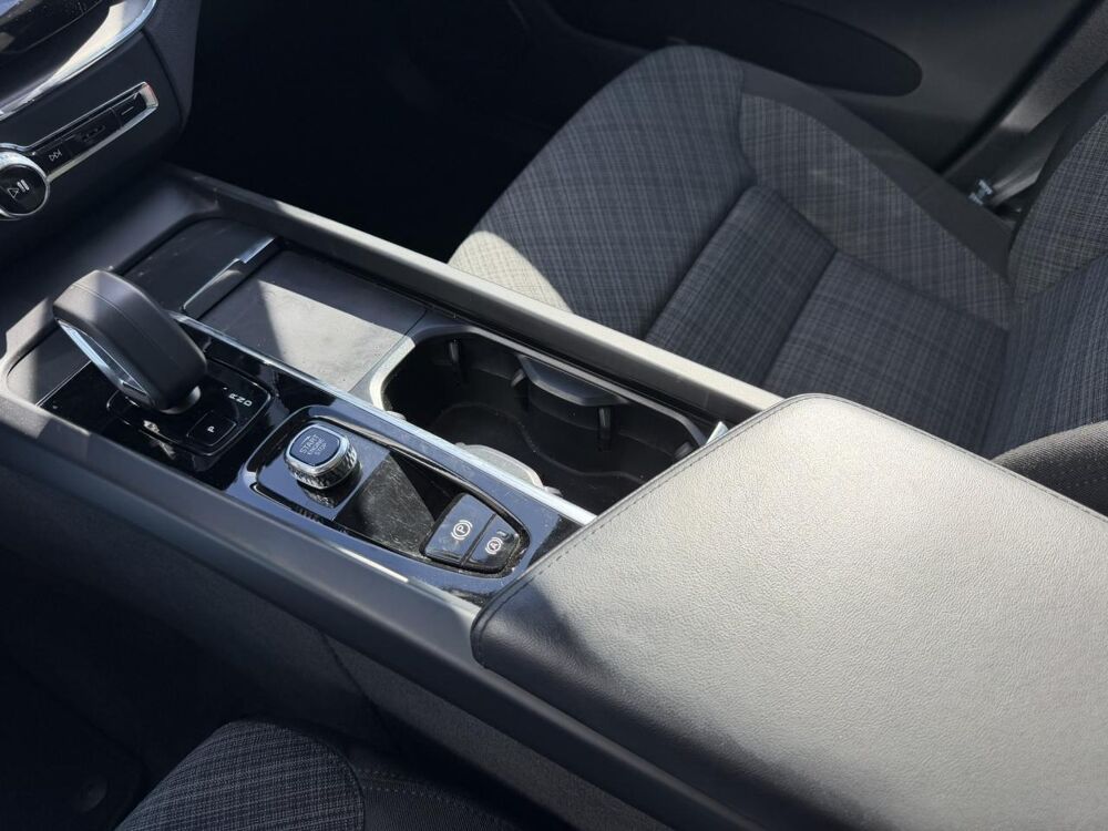 XC60 T6 AWD PHEV 350 Plus Style Chrome avec T.O 2024 occasion 35300 Foug&egrave;res