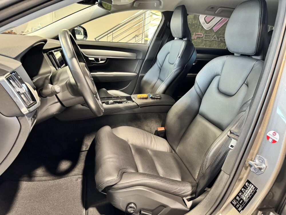 V90 II T8 AWD Recharge 303 + 87ch R-Design Expression Geartronic 2021 occasion 26000 VALENCE