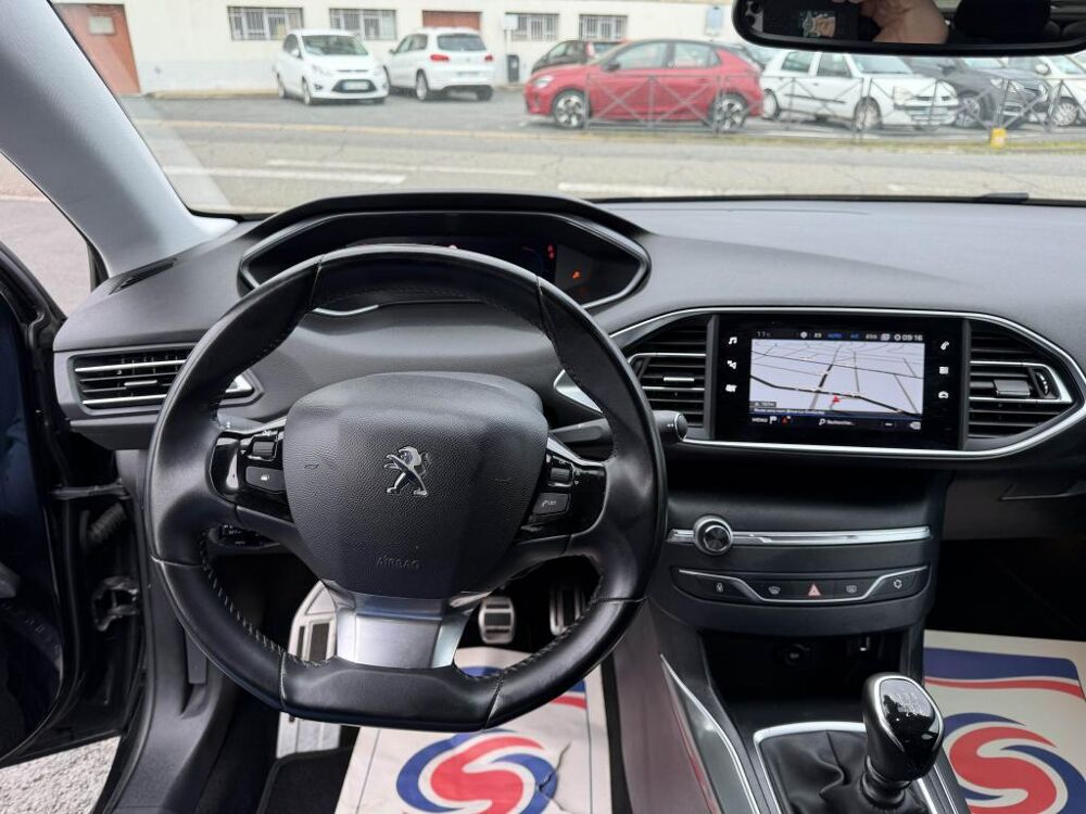 308 1.5 BlueHDi S&S - 130 Allure Pack Gps + clim + camera AR + a 2021 occasion 19100 Brive-la-Gaillarde