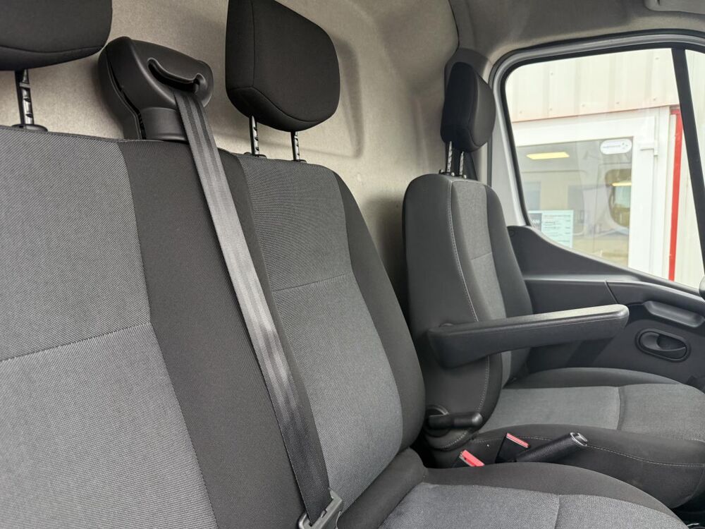 Master Confort F3500 L2H2 2.3 dCi - 145 III FOURGON Fourgon L2H2 T 2022 occasion 71880 Ch&acirc;tenoy-le-Royal