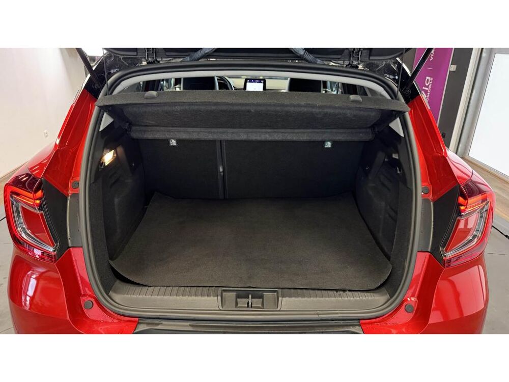 Captur 1.6 E-Tech 145 - Camera 360 - Volant Chauffant - Entretien 2024 occasion 60740 Saint-Maximin