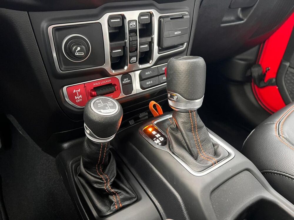 Divers Crew cab MOJAVE V6 3.6L Pentastar VVT 2021 occasion 91830 Le Coudray-Montceaux