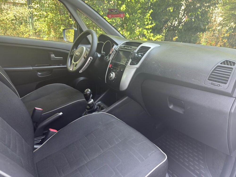 Venga 1.6 CRDi 115 BERLINE Edition 7 2013 occasion 77185 Lognes