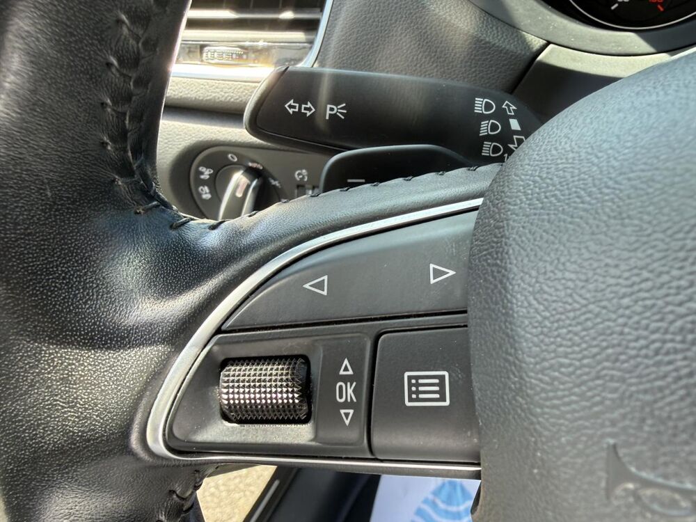 Q3 2.0 TDI - 120 - BV S-tronic Ambiente GPS + RADAR AV/AR + CL 2017 occasion 19100 Brive-la-Gaillarde