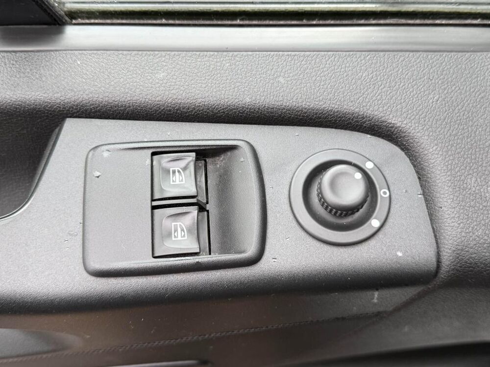 Trafic L1H1 1000 Kg 2.0 dCi - 120 Fourgon Confort TVA RECUPERABLE + 2021 occasion 19100 Brive-la-Gaillarde