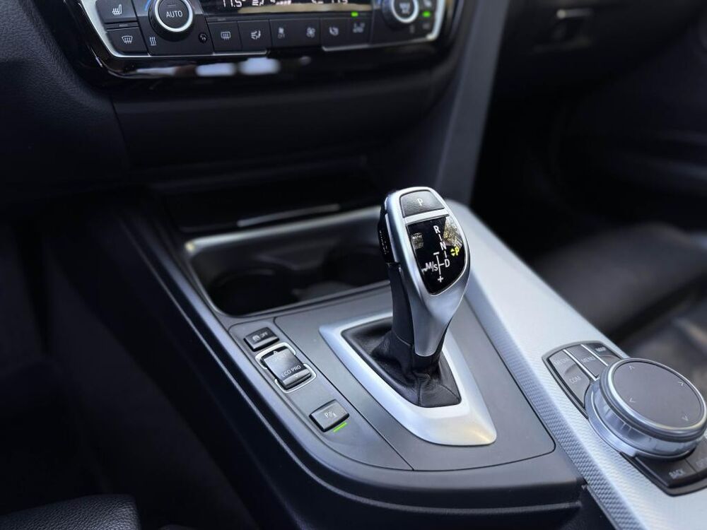 S&eacute;rie 3 335d xDrive M Sport - H&K - HUD - TOIT - SUIVI FULL BMW 2017 occasion 13760 Saint-Cannat