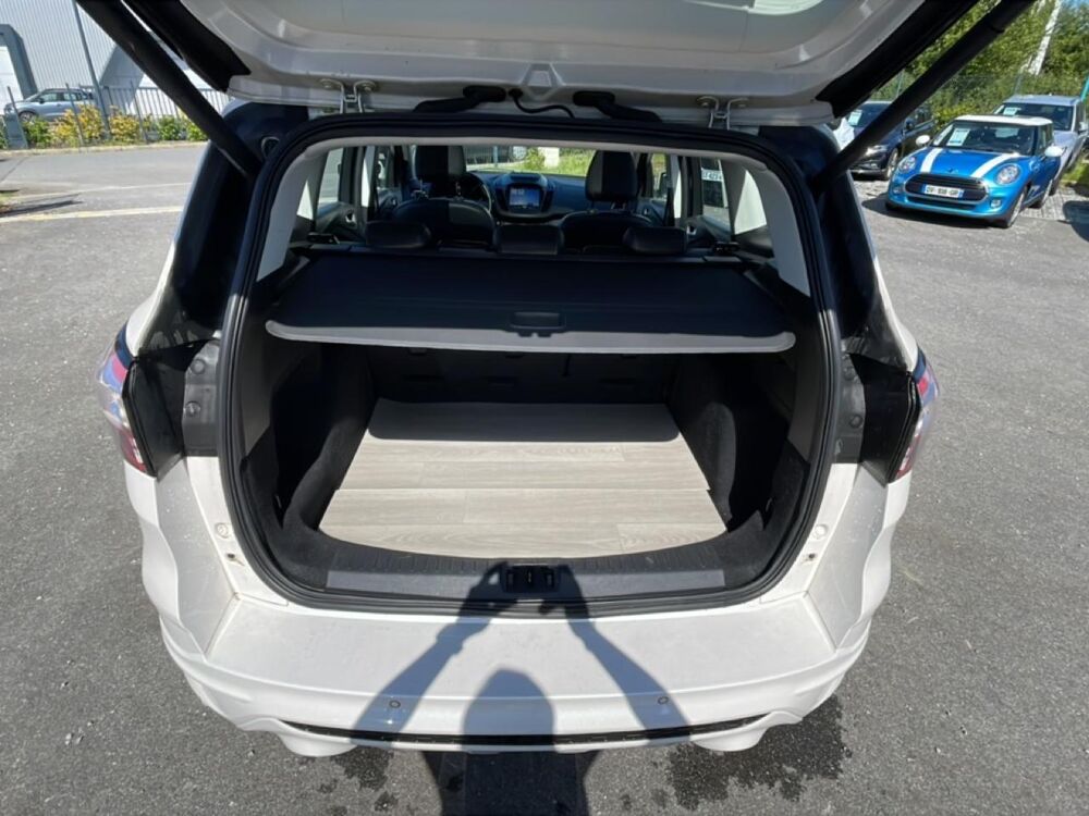 Kuga 1.5 tdci 120 vignale powershift 2017 occasion 54520 Laxou
