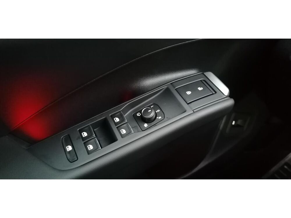T-ROC 1.5 eTSI Hybrid 150 DSG7 R-Line +TOIT OUVR +GARANTIE 5 ANS 2026 occasion 81580 Soual