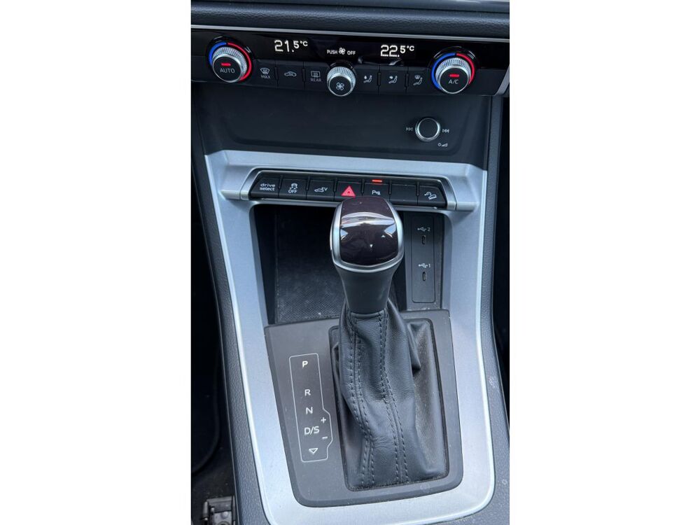 Q3 45 TFSI e 245ch DESIGN S-TRONIC 6 HYBRIDE RECHARGEABLE 2024 occasion 44700 Orvault