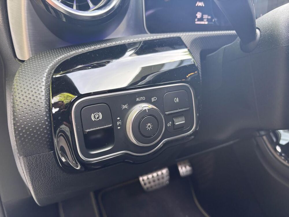 Classe A A 200 - BV 7G-DCT BERLINE 5P - BM 177 AMG Line Edition 1 2018 occasion 77185 Lognes