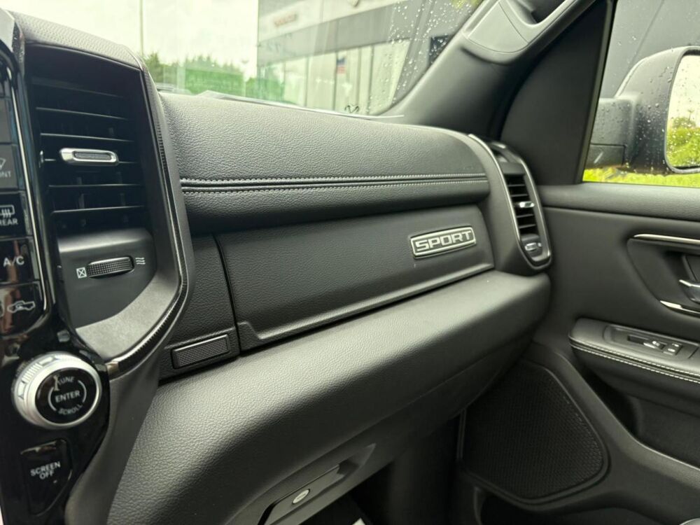 RAM 1500 CREW CAB SPORT BLACK PACKAGE 2025 2025 occasion 91830 Le Coudray-Montceaux