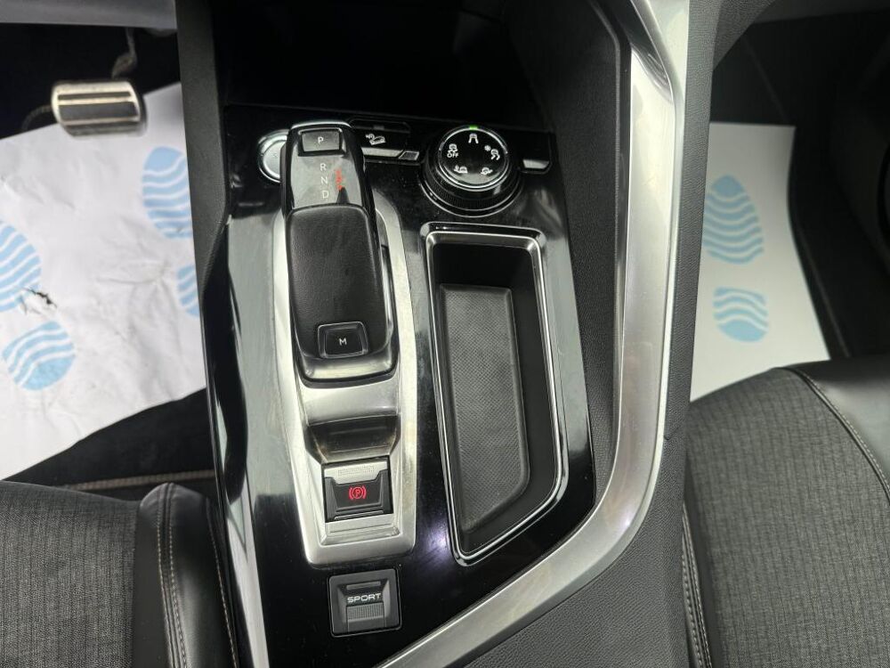 3008 1.6 BlueHDi BVA 120ch GPS + Cam&eacute;ra AR + carplay 2017 occasion 19100 Brive-la-Gaillarde