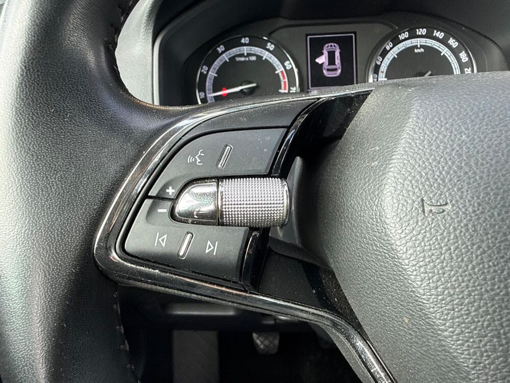 Karoq 1.0 TSI 110 Business, Cam&eacute;ra de recul, Carplay, Clim auto 2022 occasion 31660 Bessi&egrave;res
