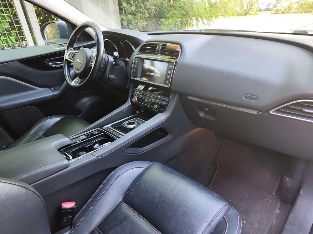 F-PACE 2.0 D - 180 - BVA - Stop/Start Prestige 2017 occasion 77185 Lognes