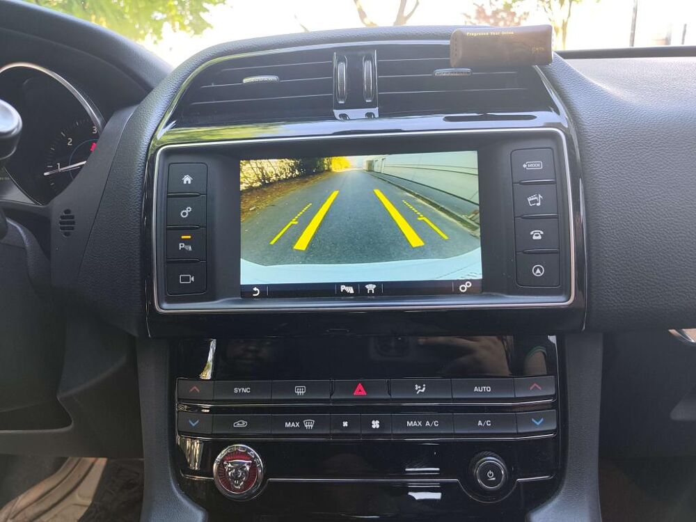 F-PACE 2.0 D - 180 - BVA - Stop/Start Prestige 2017 occasion 77185 Lognes