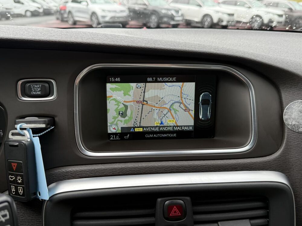 V40 Cross Country T4- 180 - BV Powershift Summum GPS + TOIT PAN 2015 occasion 19100 Brive-la-Gaillarde