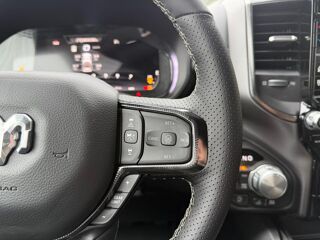 RAM 1500 CREW CAB REBEL AIR BOX HAYON MULTI 2026 occasion 91830 Le Coudray-Montceaux