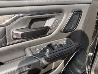 RAM 1500 CREW LIMITED NIGHT EDITION BOX HAYON MULTI V8 5,7L 2026 occasion 91830 Le Coudray-Montceaux