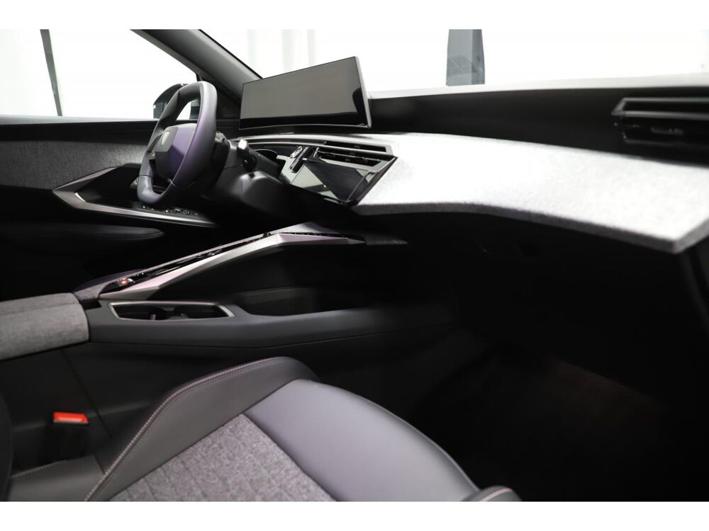 5008 Allure 1.2 Hybrid 145 e-DCS6 7 Places 2025 occasion 06550 La Roquette-sur-Siagne