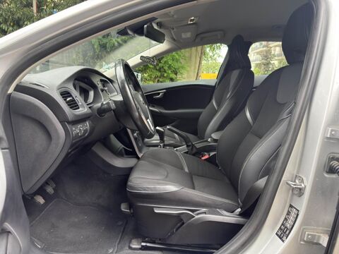 V40 T2 - 122  BERLINE Momentum Business PHASE 2 2016 occasion 77185 Lognes