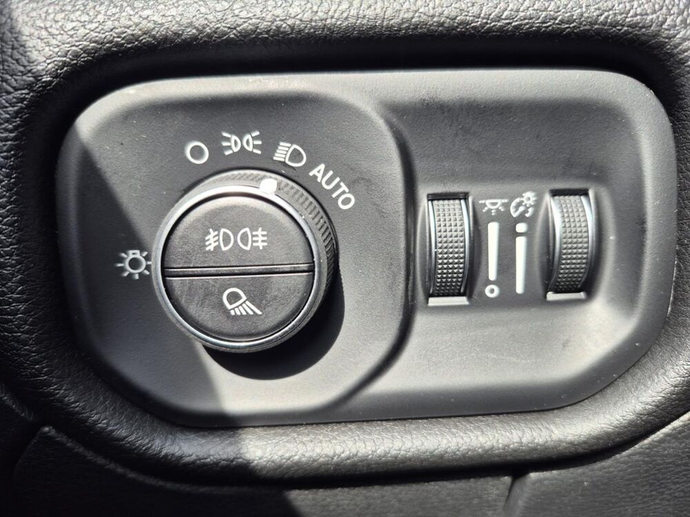 RAM 1500 CREW CAB REBEL 2025 occasion 91830 Le Coudray-Montceaux