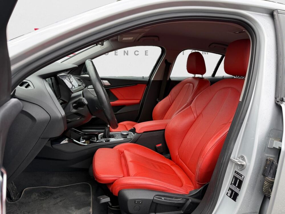S&eacute;rie 1 118i BERLINE F40 Business Design (118 i) 2019 occasion 13400 Aubagne