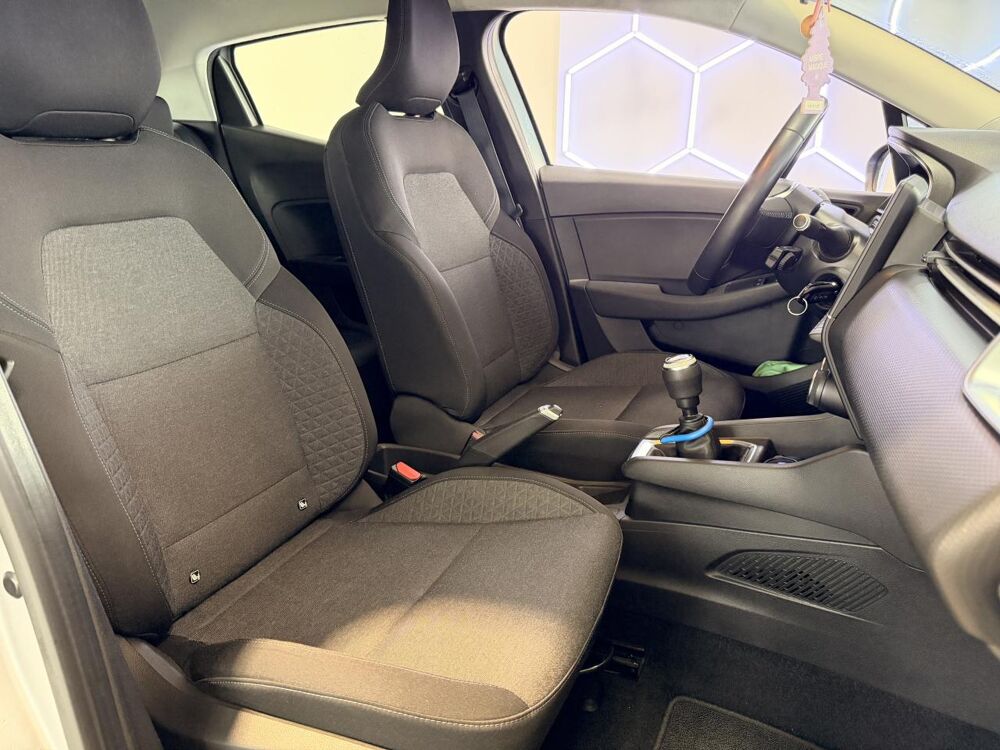 Clio 1.5 BLUEDCI 85CH BUSINESS GARANTIE 12 MOIS 2021 occasion 16000 Angoul&ecirc;me