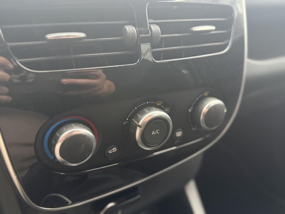 Clio 0.9 TCe - 90 Zen SUIVI RENAULT GARANTIE 12 MOIS 2015 occasion 94360 Bry-sur-Marne