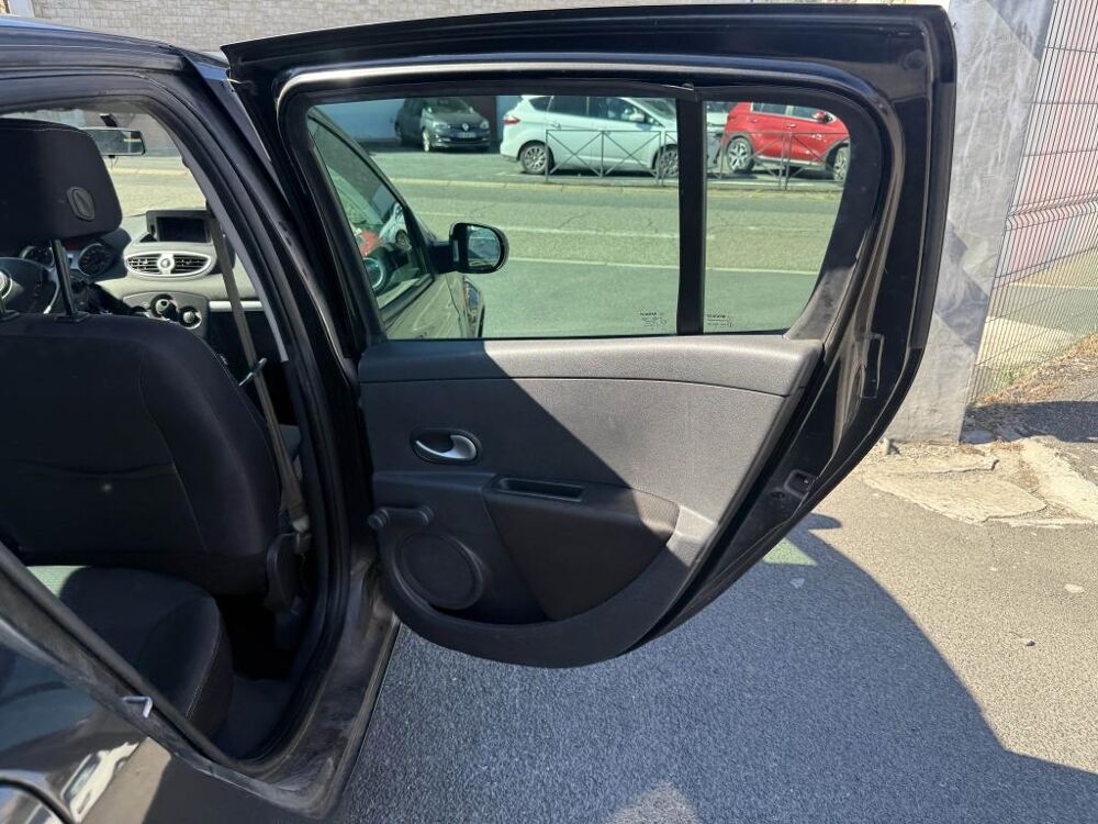 Clio 1.5 dCi - 85 Dynamique TomTom 2010 occasion 19100 Brive-la-Gaillarde