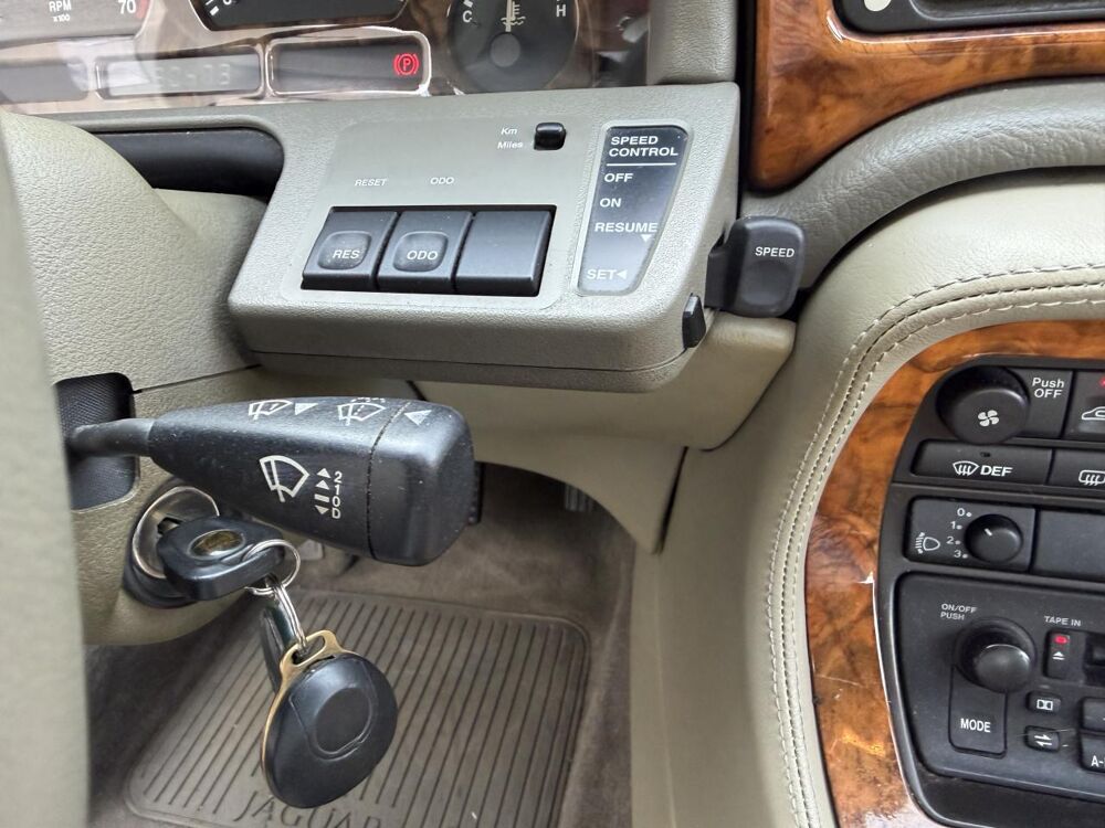 XJ 3.2i 1995 occasion 38330 Montbonnot-Saint-Martin