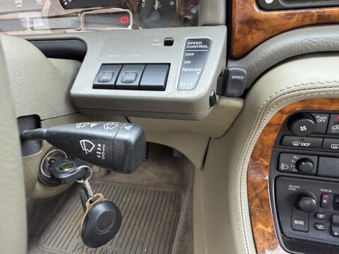 XJ 3.2i 1995 occasion 38330 Montbonnot-Saint-Martin