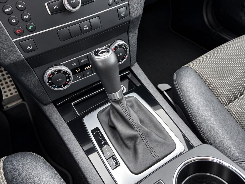Classe GLK 220 CDI 170 - BVA G-Tronic PHASE 2 - ATELAGE / SUIVI MERCEDE 2011 occasion 49070 Beaucouz&eacute;