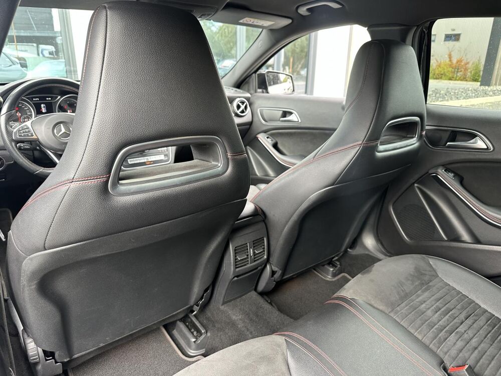 Classe GLA 180 d - BV 7G-DCT - Fascination - GARANTIE 12 MOIS 2017 occasion 33127 Saint-Jean-d'Illac