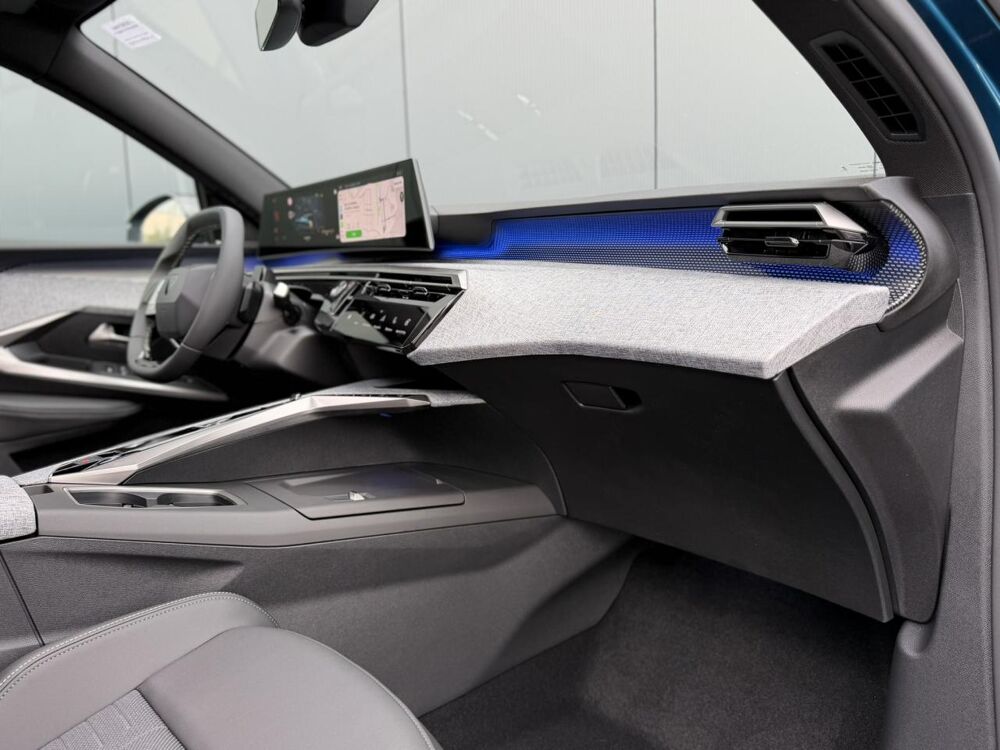 3008 Hybrid 145 e-DSC6 GT avec Toit ouvrant, Hifi Focal et Vision 2026 occasion 35300 Foug&egrave;res