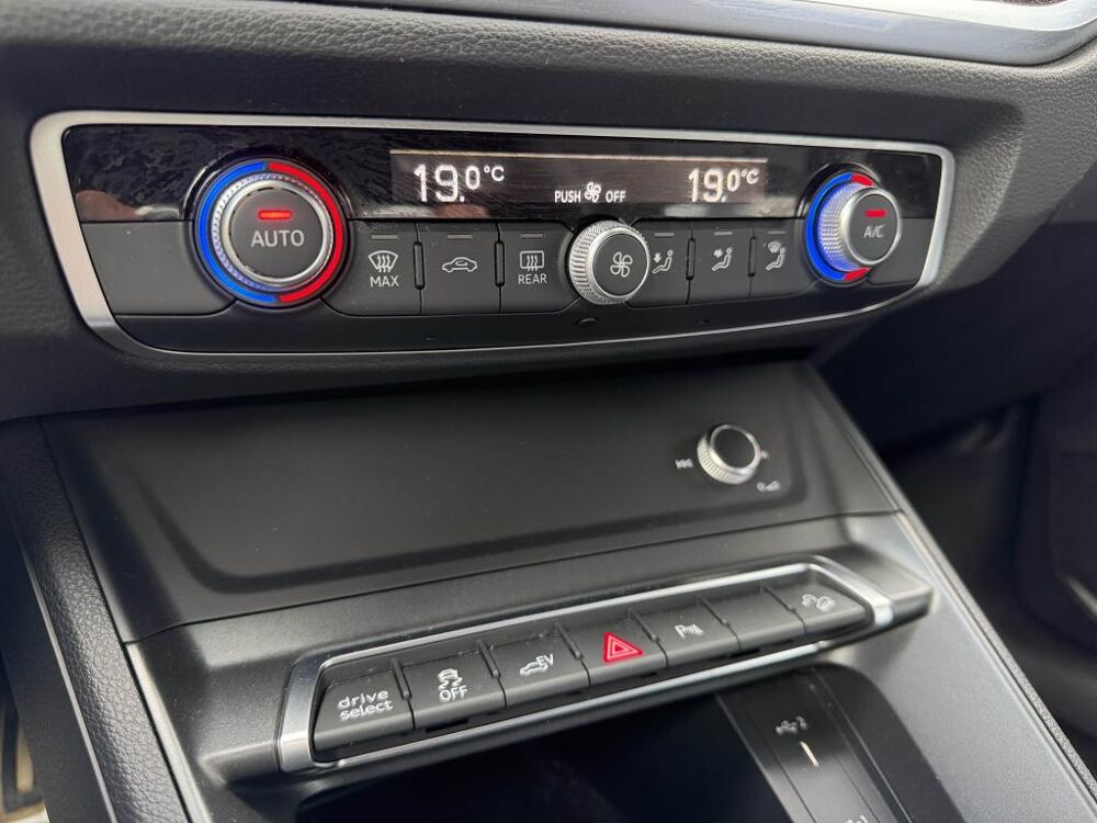 Q3 45 tfsi e 245 s line s tronic 6 2022 occasion 54520 Laxou